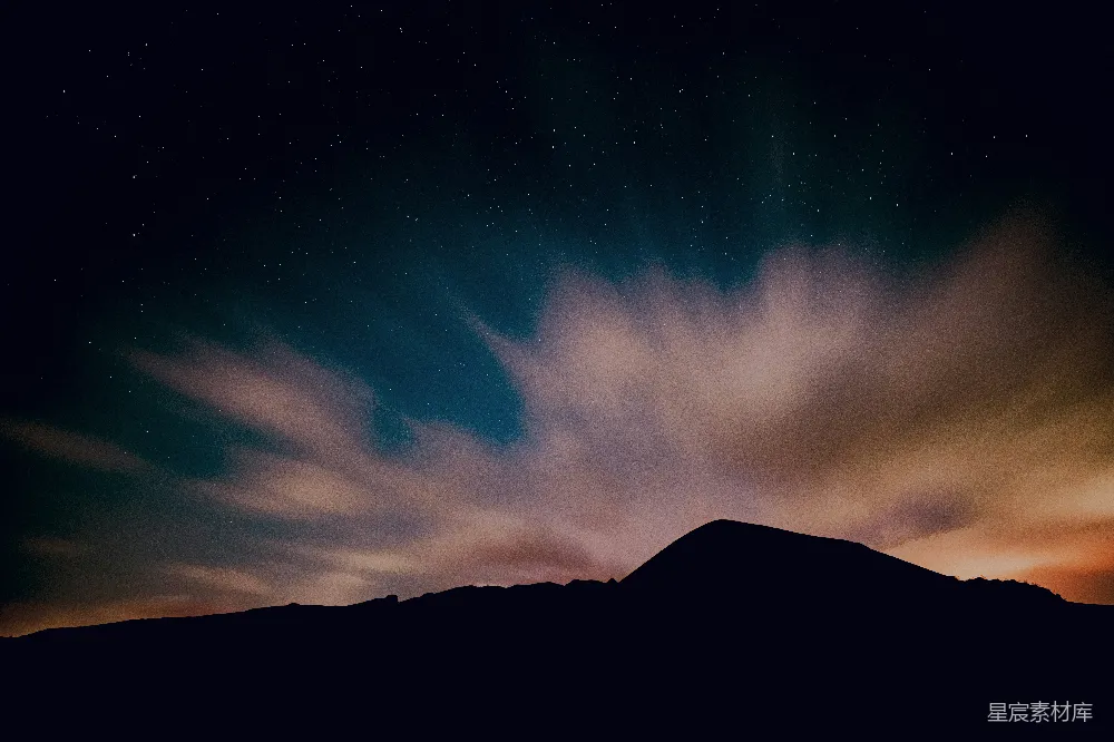 高清摄影 夜景 星空 自然风光 山脉 宁静 山间夜空下的星河