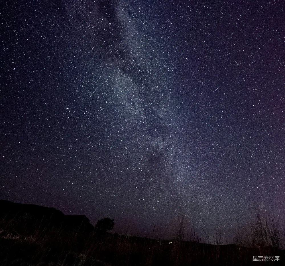 高清摄影 夜空 银河 星星 宁静 自然 银河夜空下的宁静