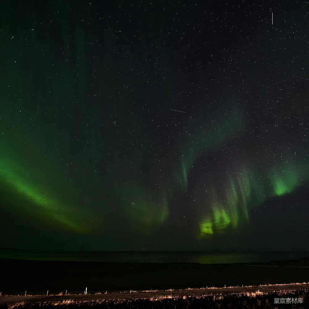 高清摄影 极光 星空 宁静 自然美景 夜晚 极光下的宁静夜空