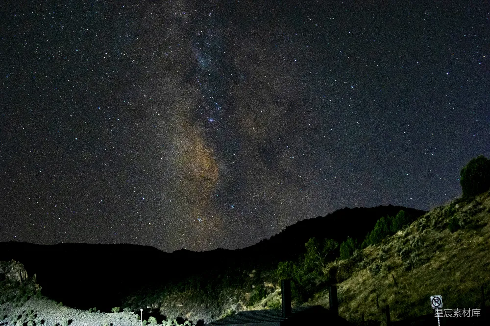 高清摄影 夜空 银河 自然 宁静 星空 银河下的宁静夜晚