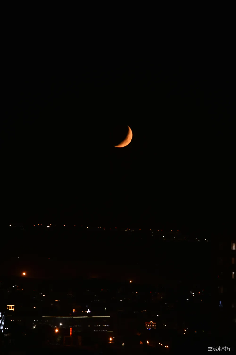 高清摄影 夜景 月亮 城市 宁静 自然 夜空中的新月