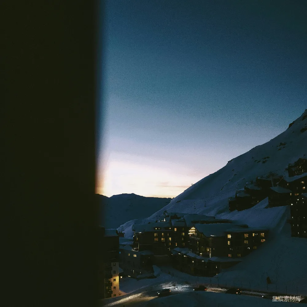 高清摄影 雪景 建筑 夜景 山脉 宁静 雪后的山间夜景