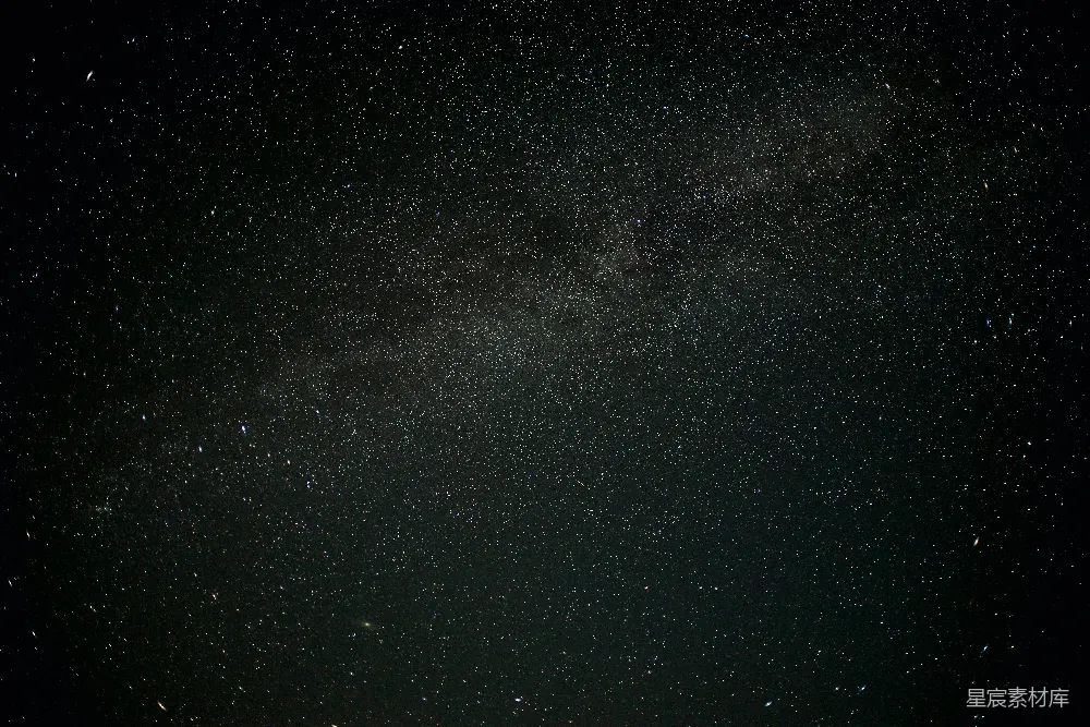 这张图片展示了一片广袤的夜空，布满了无数闪烁的星星。画面中央似乎有一条星河，星星密布，形成了一种神秘而宁静的氛围。适合用于展示自然之美，或者作为背景素材用于宇宙主题的创作。