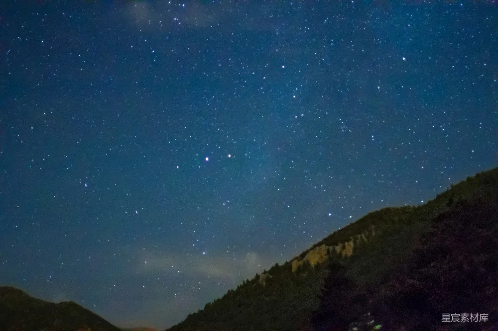 高清摄影 夜空 星星 山景 自然 宁静 夜空中闪烁的星星
