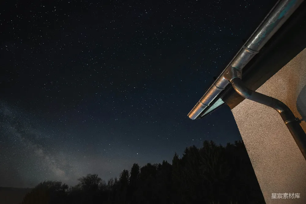 高清摄影 夜景 星河 建筑 自然 宁静 夜空下的星河与建筑