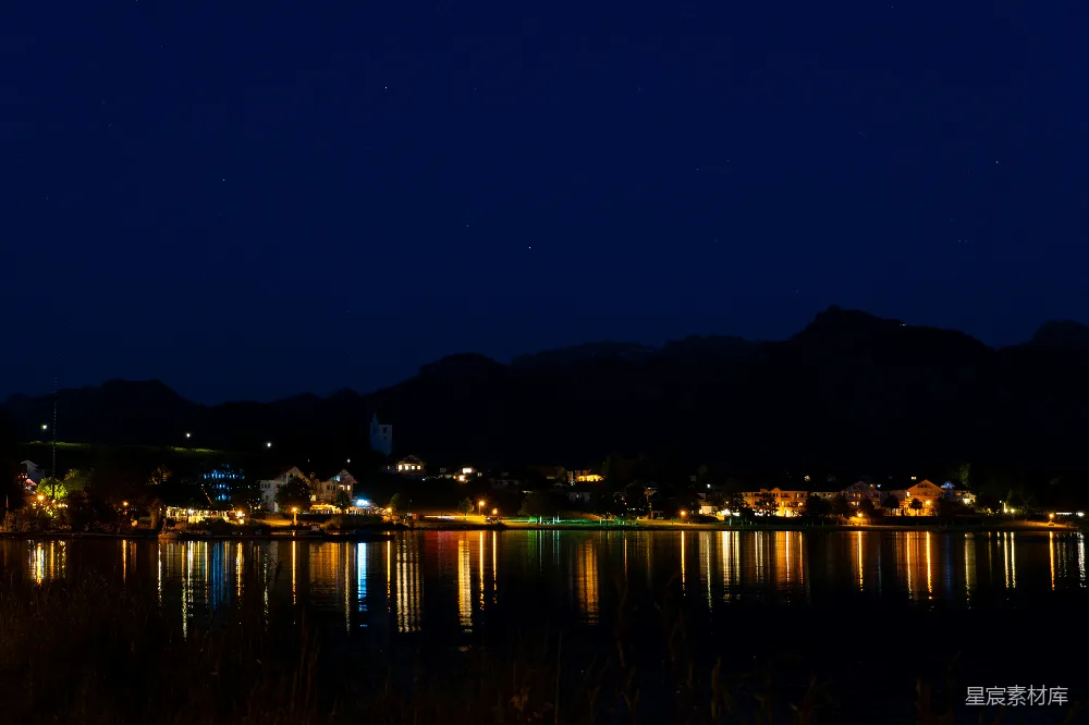 高清摄影 夜景 湖光山色 宁静 乡村 自然 夜幕下的湖边小镇