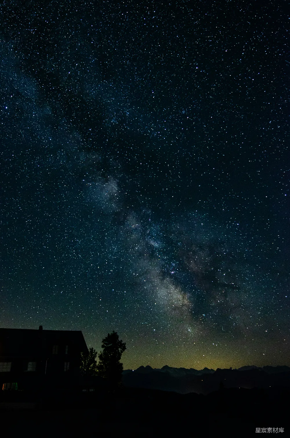 高清摄影 夜空 银河 风景 宁静 自然 银河下的静谧夜空