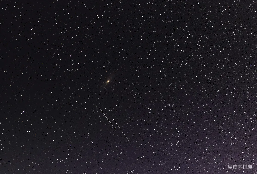 高清摄影 夜空 流星 星空 宇宙 宁静 夜空中的流星与星河