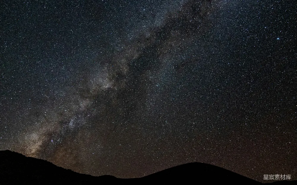 高清摄影 星空 夜景 自然 宁静 山脉 星河夜空下的山影