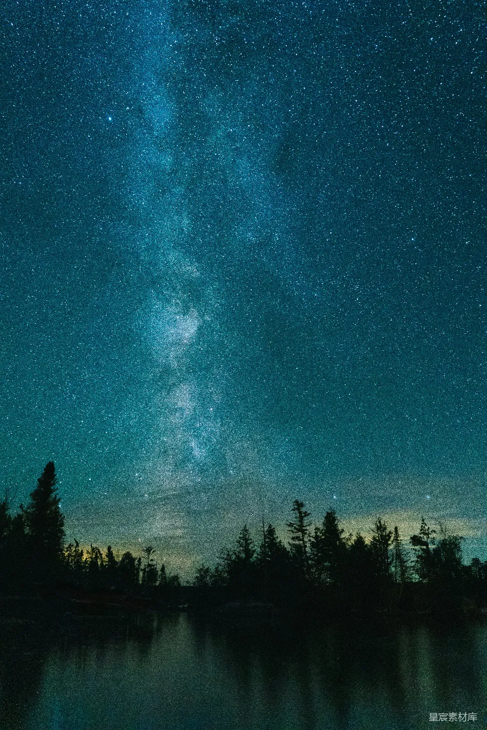 高清摄影 星空 宁静 自然 夜景 银河 银河下的宁静夜景