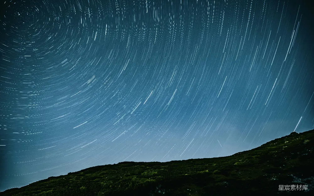 高清摄影 星空 星轨 自然风光 宁静 夜景 星轨下的山丘