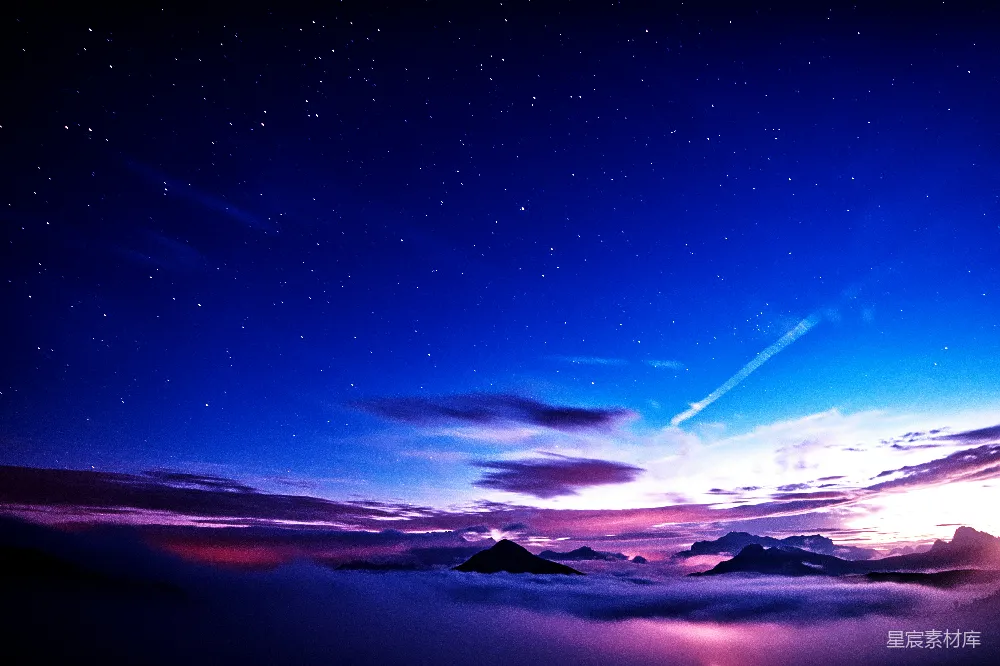 高清摄影 夜空 山景 星空 自然美景 宁静 星空中壮丽的山景