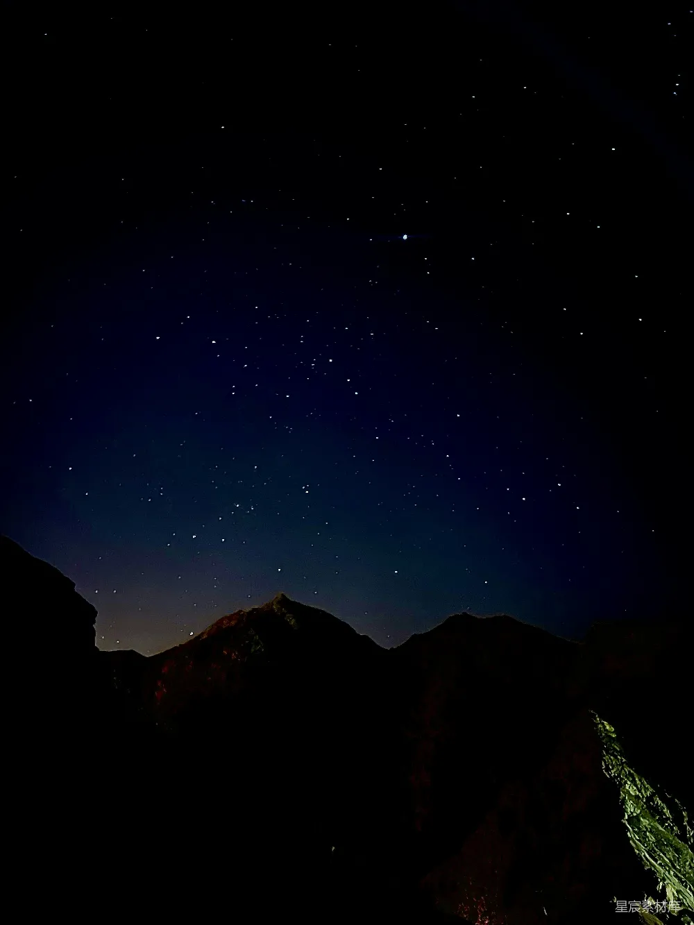 高清摄影 星空 山影 宁静 自然 夜景 星空下的山影