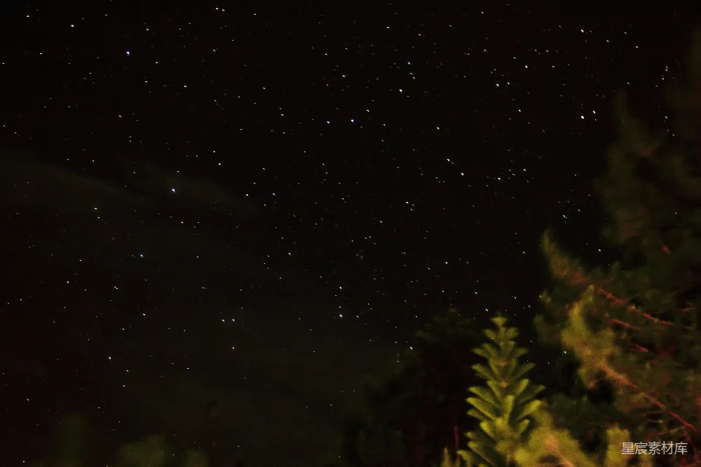 高清摄影 夜景 星空 自然 宁静 户外 星空下的夜景
