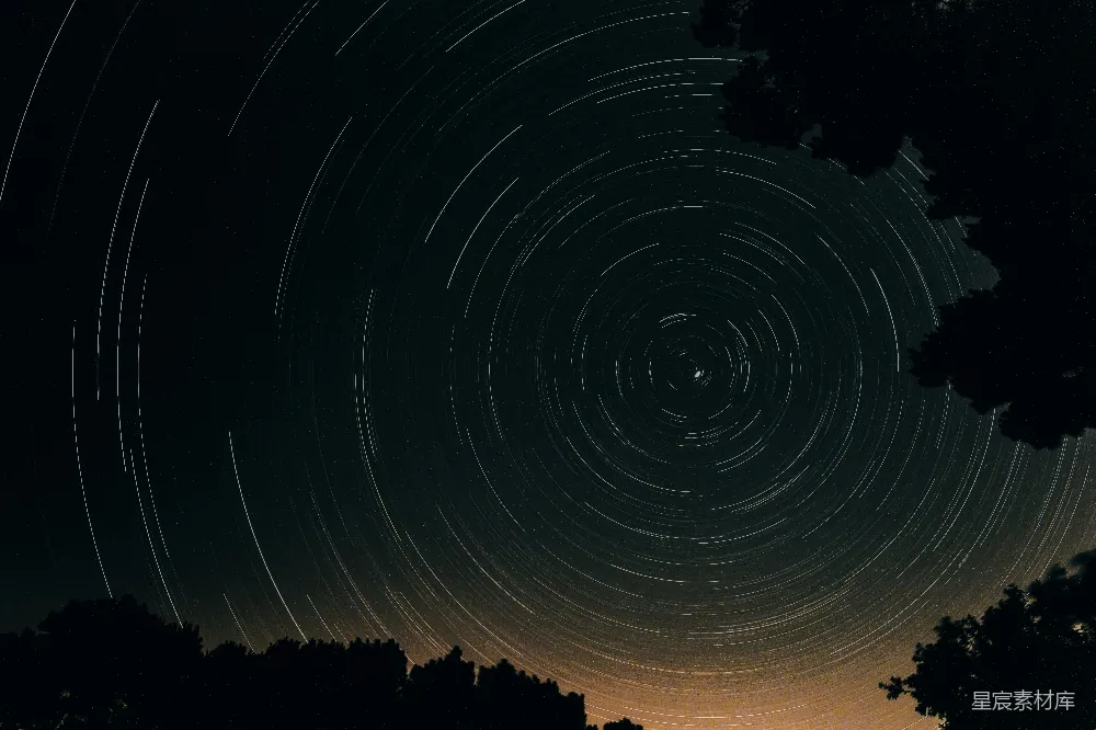 高清摄影 星轨 夜空 天文 自然 宁静 星轨旋转的神秘夜空