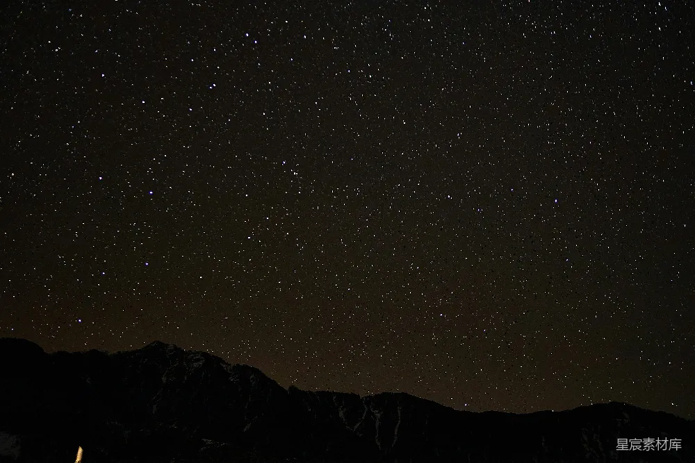 高清摄影 夜景 星空 山景 宁静 自然 星空下的山影