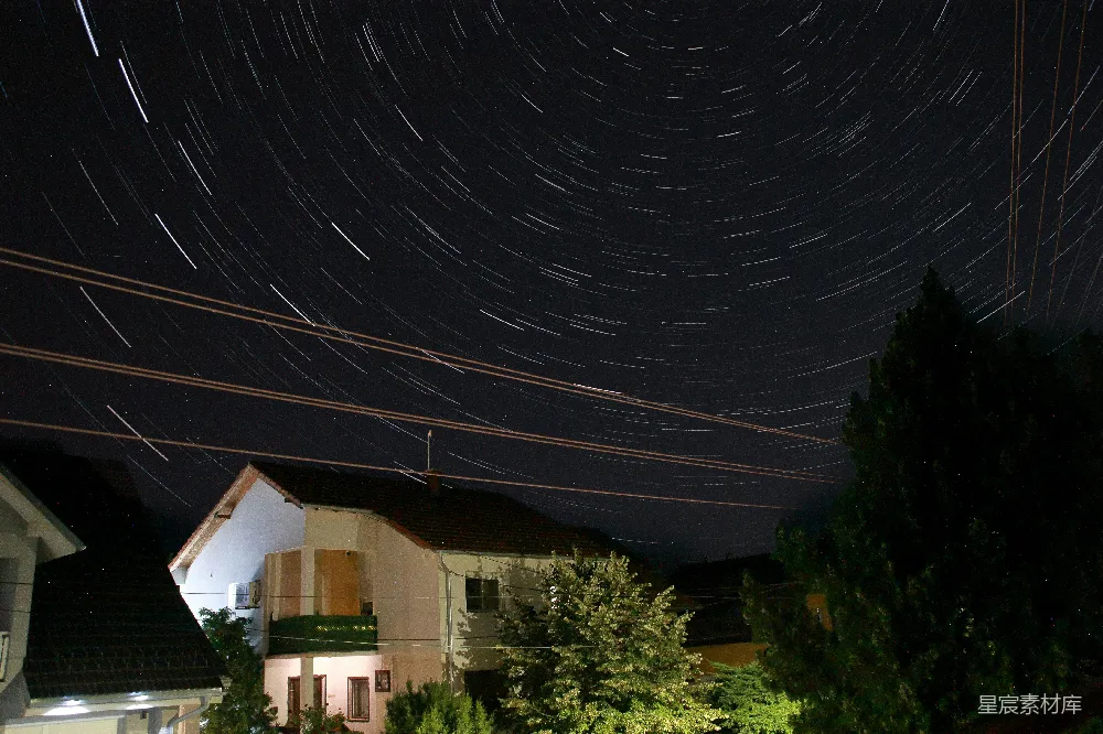 高清摄影 星轨 夜景 住宅 自然风光 城市 星轨与夜空下的住宅