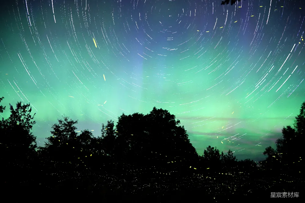 高清摄影 夜景 自然风光 天文现象 萤火虫 星轨 夜空下的萤火虫与星轨