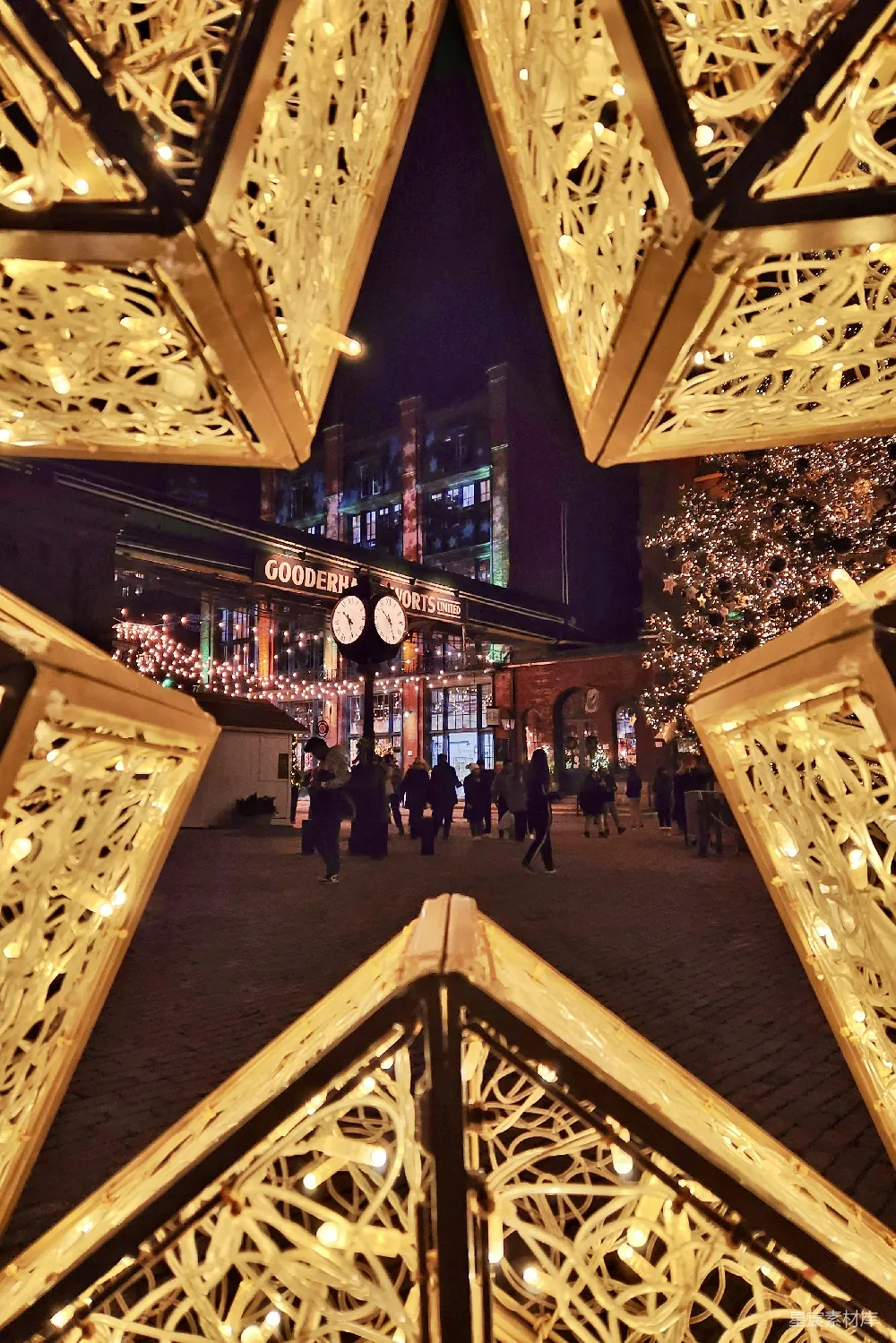 高清摄影 圣诞 节日 夜景 装饰 城市 灯火辉煌的圣诞市集