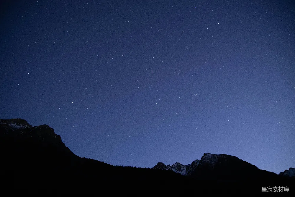 高清摄影 夜空 山景 星空 宁静 自然 星河下的山影