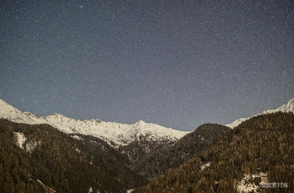 高清摄影 雪山 夜景 自然风光 宁静 星空 星夜下的雪山