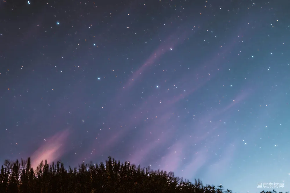 高清摄影 夜空 光束 星空 自然美景 宁静 神秘星空下的光束