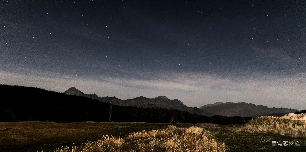 高清摄影 夜景 自然风光 宁静 山地 星空 夜幕下的山峦与星空