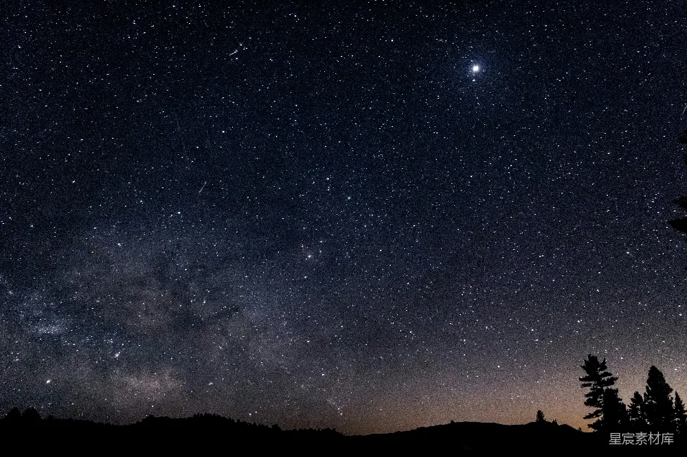 高清摄影 夜空 银河 星空 自然 宁静 璀璨夜空下的银河