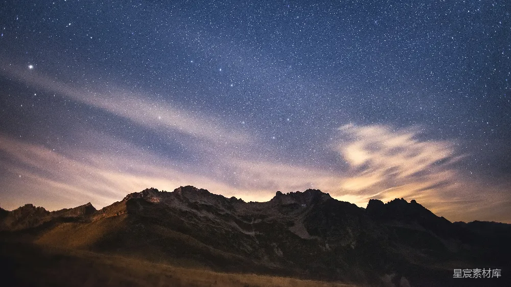 高清摄影 夜景 星空 山脉 宁静 自然 夜空下的山脉