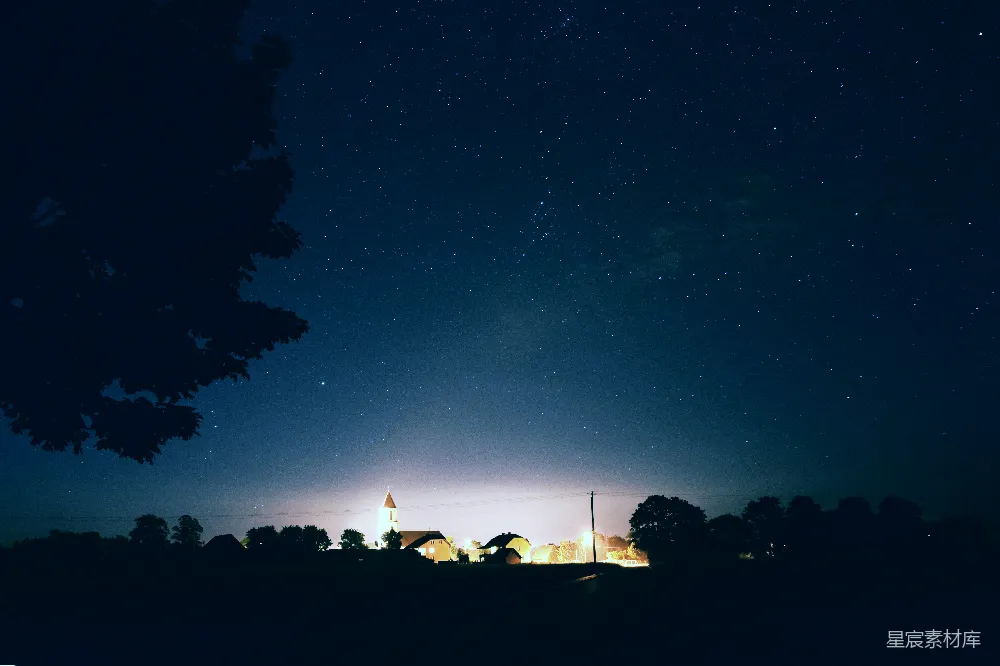 高清摄影 夜景 村庄 星空 宁静 乡村 夜空下的宁静村庄