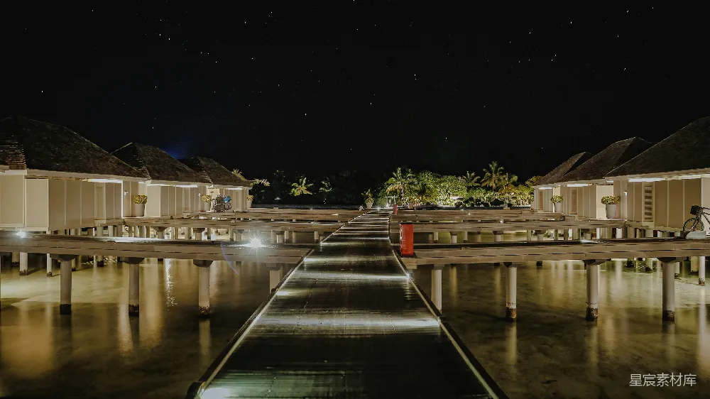 高清摄影 夜景 度假 水上别墅 休闲 浪漫 夜幕下的水上别墅码头