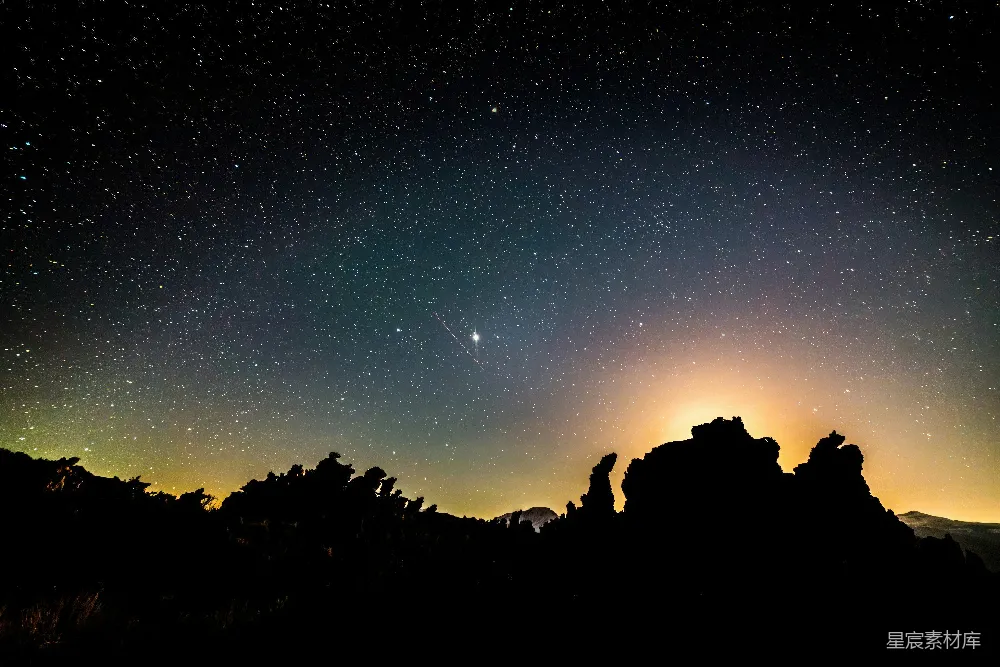 高清摄影 夜空 星云 岩石 自然 宁静 星河下的岩石剪影