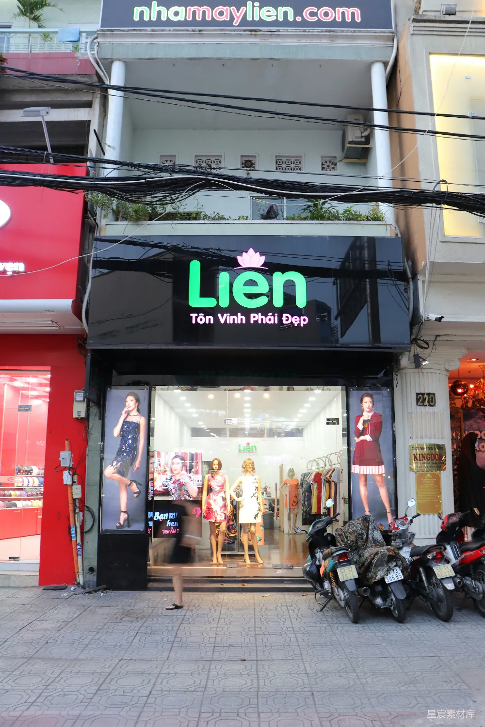 高清摄影 越南 服饰店 商业街 都市生活 品牌展示 越南服饰店外观
