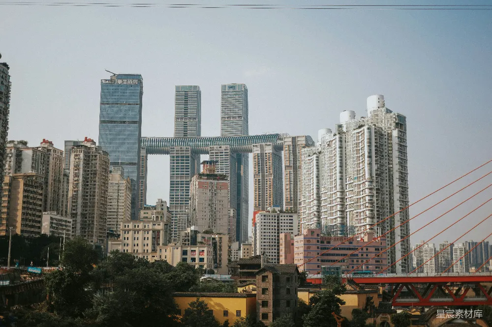 高清摄影 重庆 城市景观 现代建筑 桥梁 高楼 重庆两江交汇处的现代都市景观