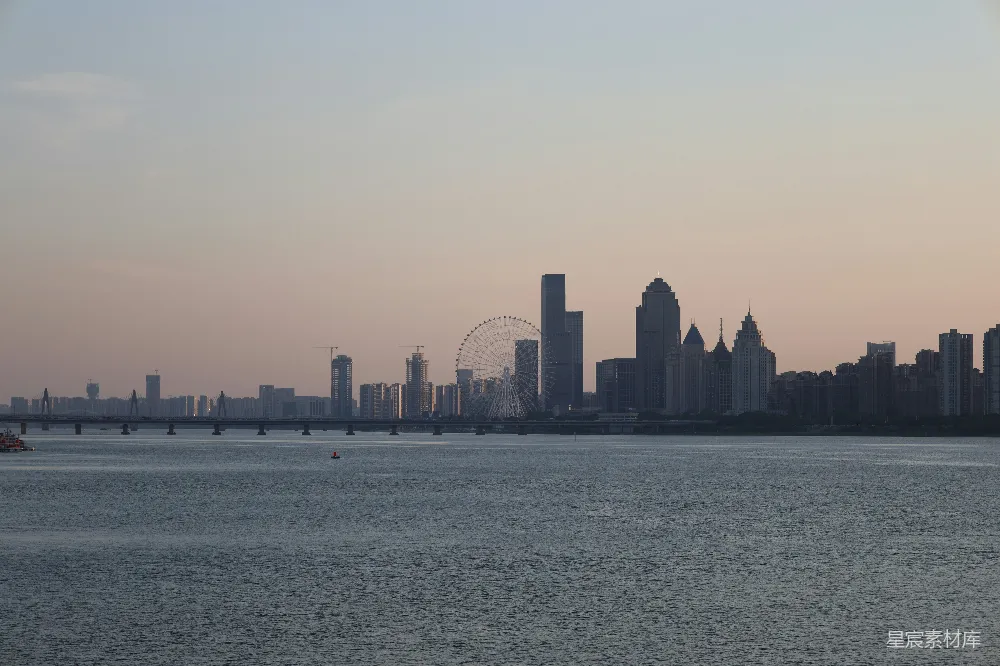 高清摄影 城市 天际线 夕阳 现代建筑 都市风景 夕阳下的城市天际线