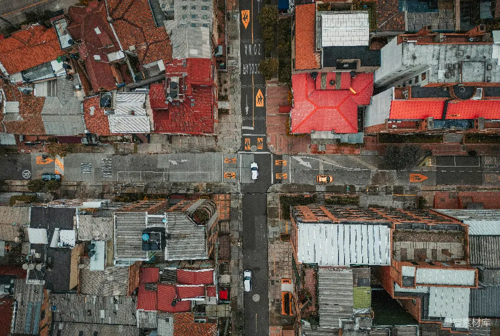 高清摄影 城市 鸟瞰图 红顶建筑 街道 城市景观 城市鸟瞰：红顶建筑与街道交织