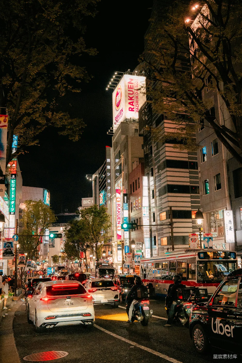 高清摄影 东京 夜晚 城市景观 繁忙街道 霓虹灯 夜幕下的东京街头