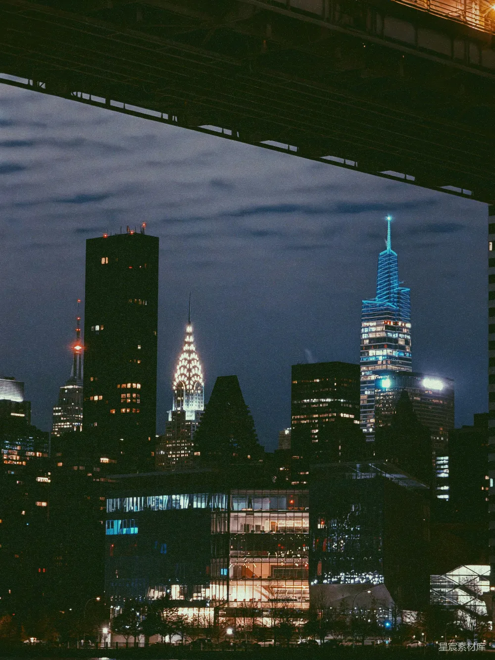 高清摄影 城市 夜景 摩天大楼 现代 都市 纽约夜景下的摩天大楼