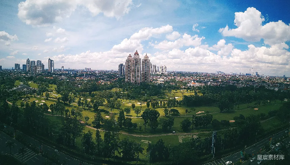 高清摄影 城市 高尔夫球场 自然景观 现代建筑 休闲娱乐 城市与绿地的和谐共生