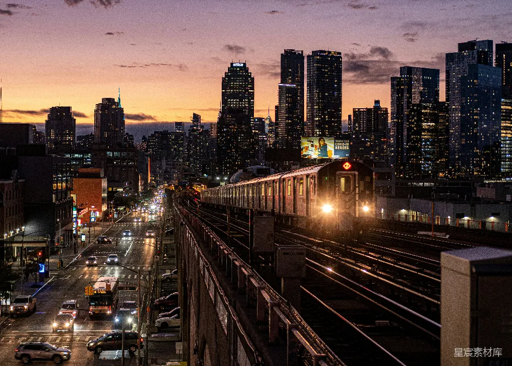 高清摄影 城市 火车 夜景 高楼 都市 城市夜景中的火车与天际线