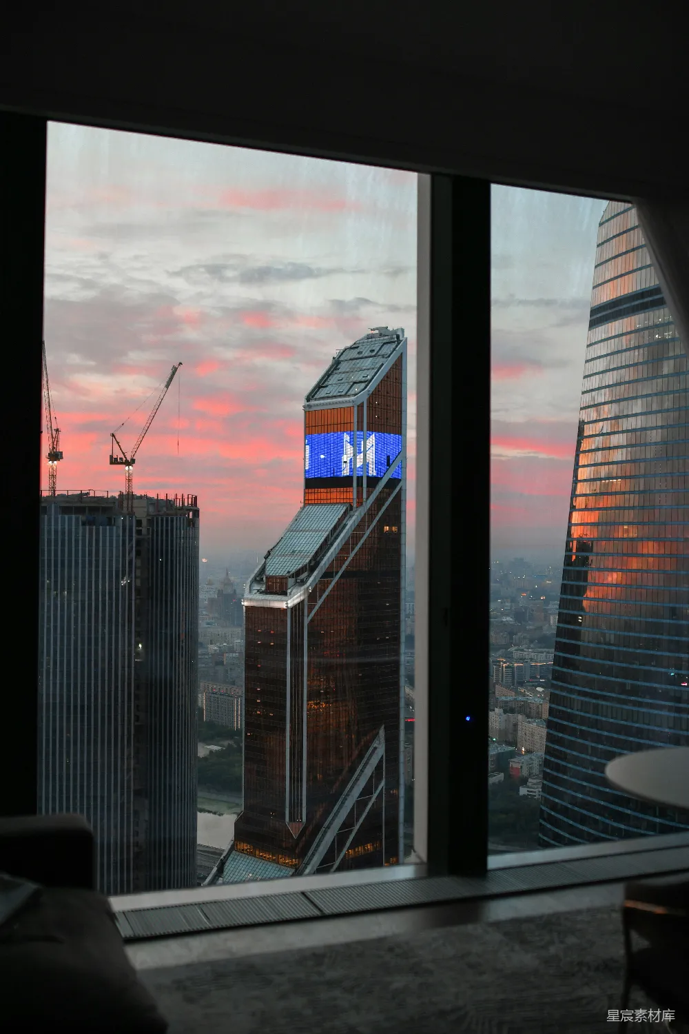 高清摄影 城市景观 建筑群 夕阳 高楼大厦 现代城市 夕阳下的城市天际线
