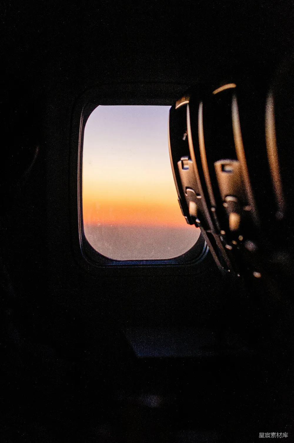 高清摄影 飞机 夕阳 旅行 风景 宁静 飞机窗外的夕阳
