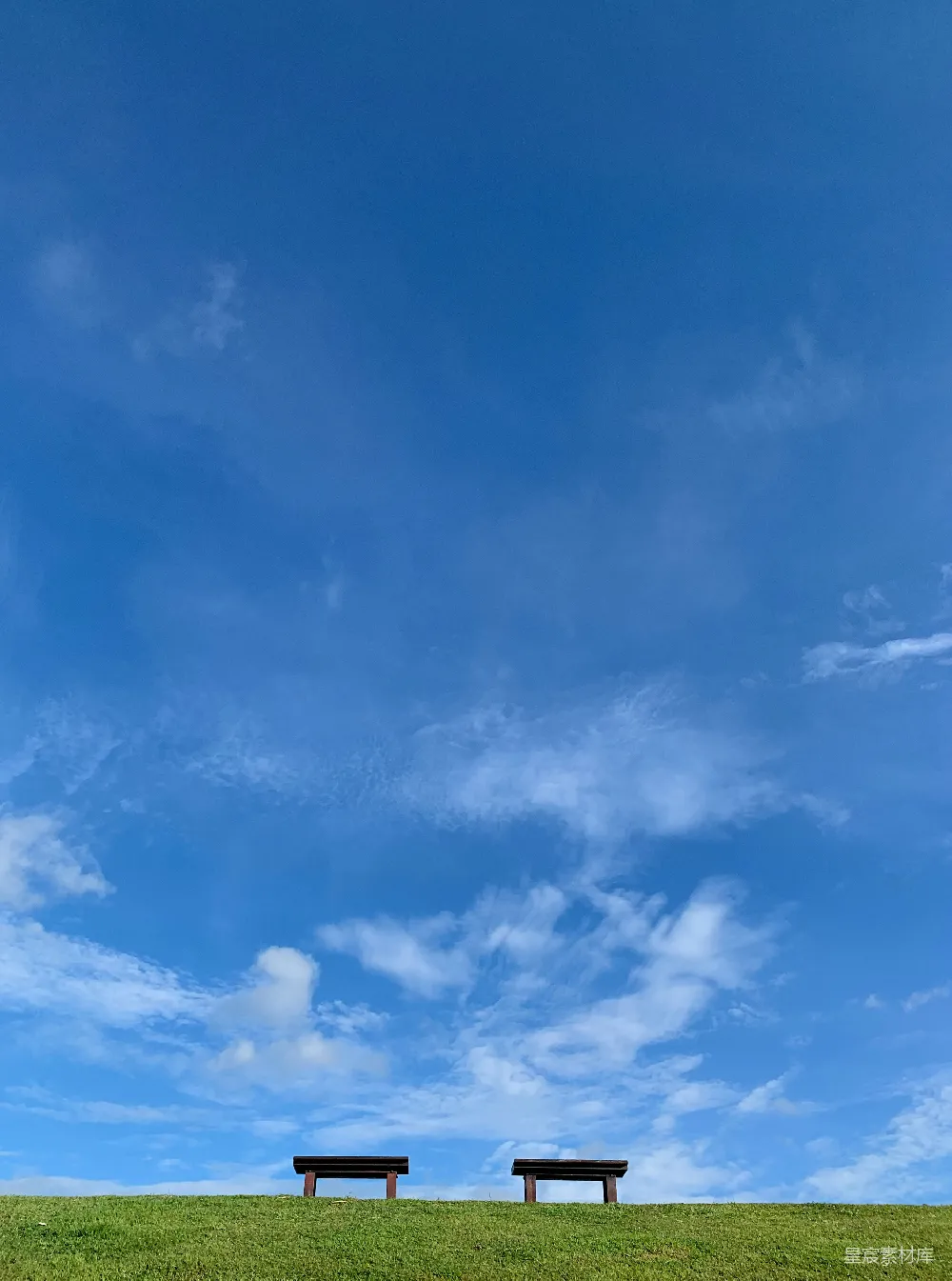 高清摄影 蓝天下的草地