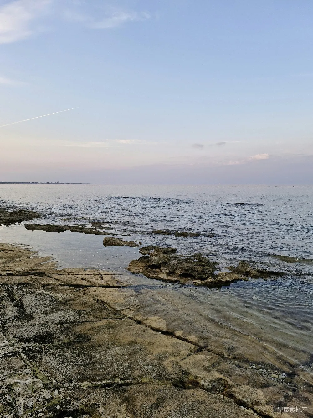 高清摄影 壁纸 自然 旅行 从岩石海岸眺望大海