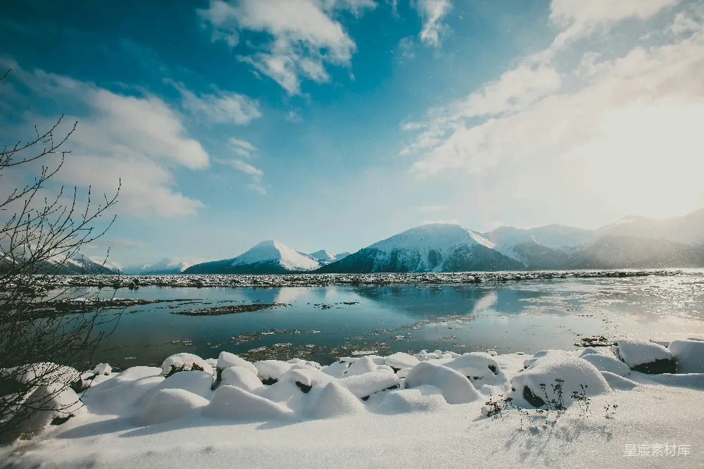 高清摄影  白天雪覆盖的山影