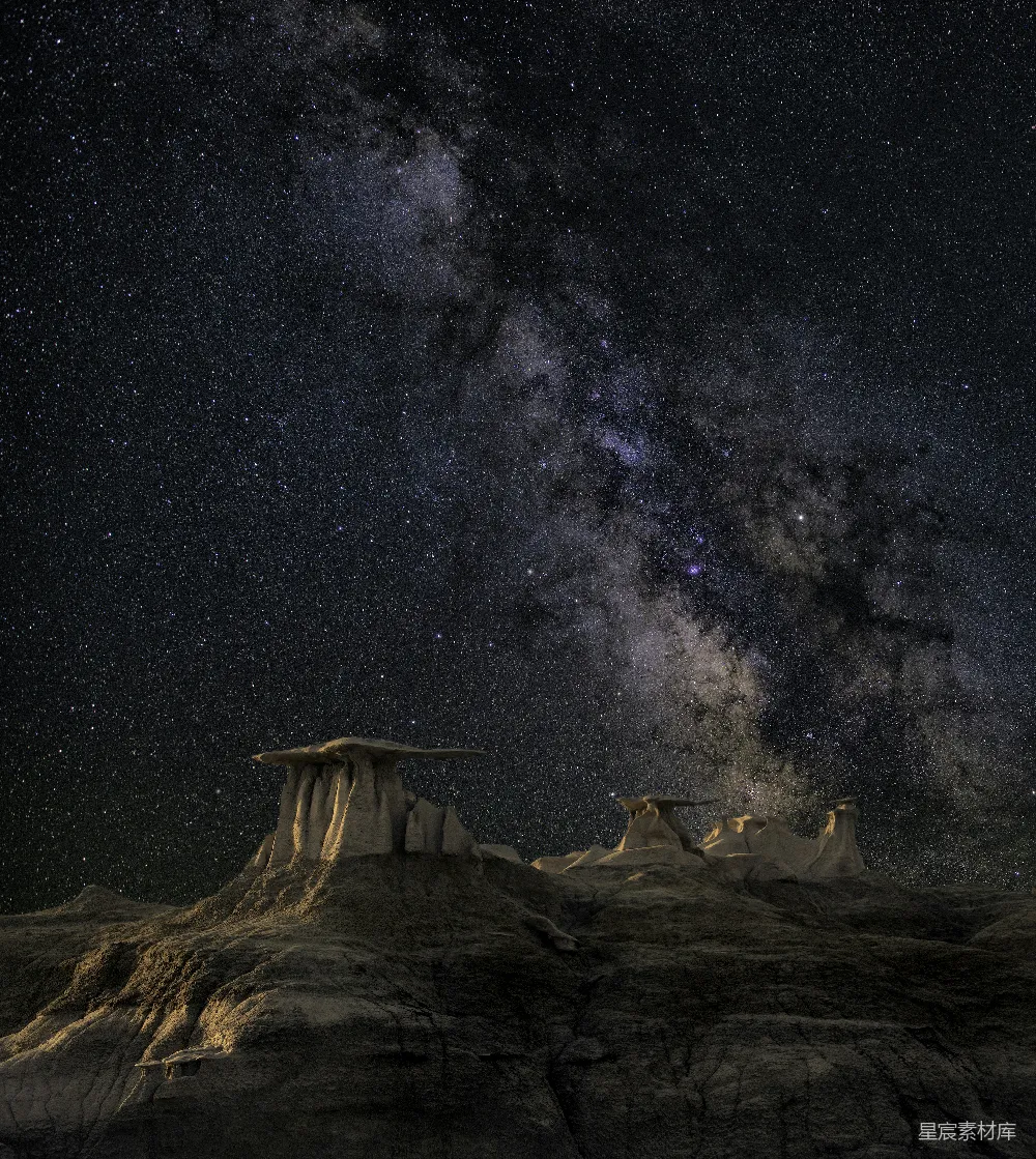 高清摄影 棕色山脉下的星空
