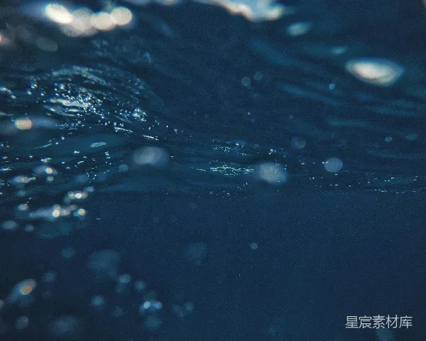 高清摄影 水下波光粼粼的景象