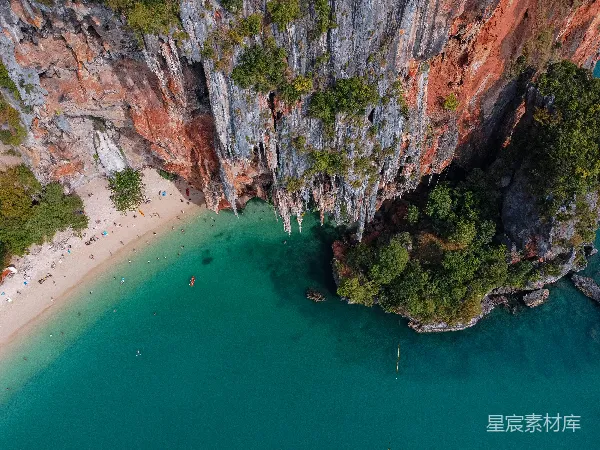 高清摄影 海滩和悬崖的俯视图