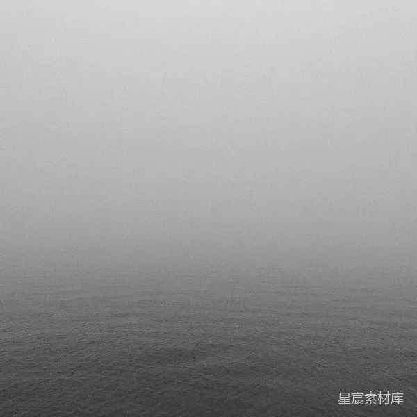 高清摄影 一张黑白照片中波涛汹涌的雾海