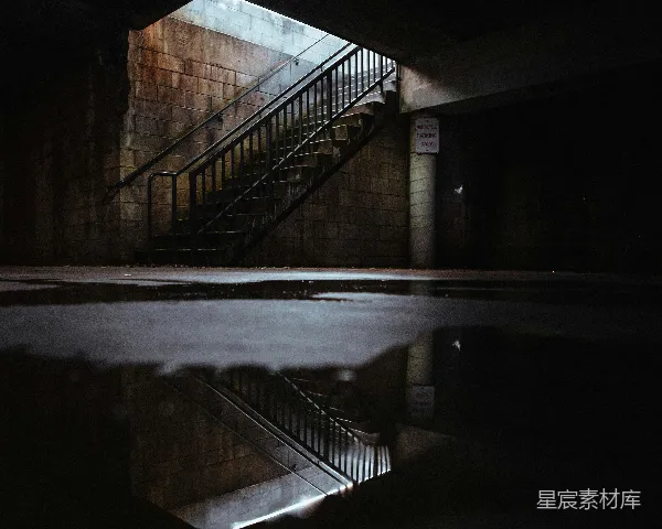 高清摄影 大楼里的空楼梯